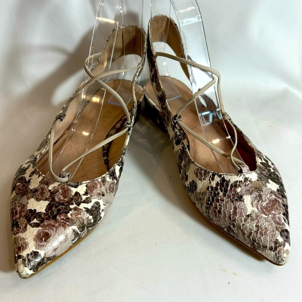 HISPANITAS Sz 38 Pointy Toe Floral Snake Embossed Made in Spain Sling Back Flats